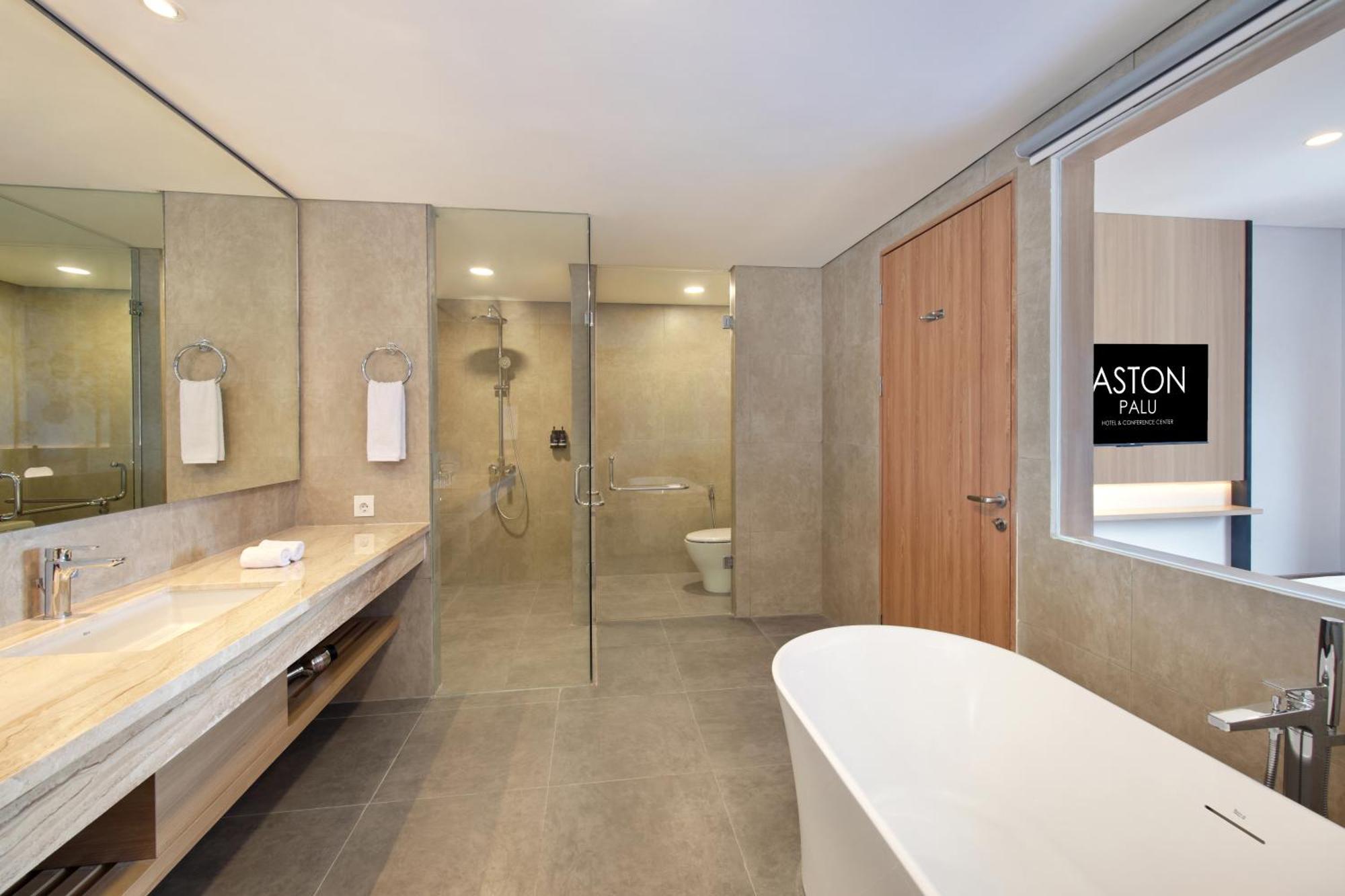 Aston Palu Hotel & Conference Center エクステリア 写真