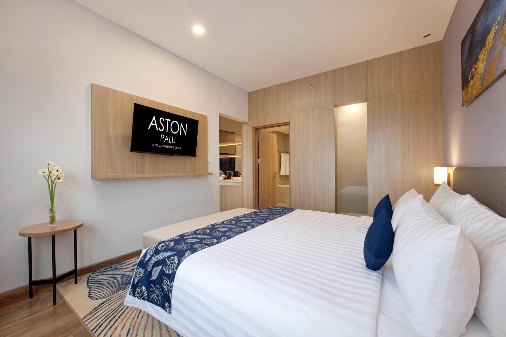 Aston Palu Hotel & Conference Center エクステリア 写真