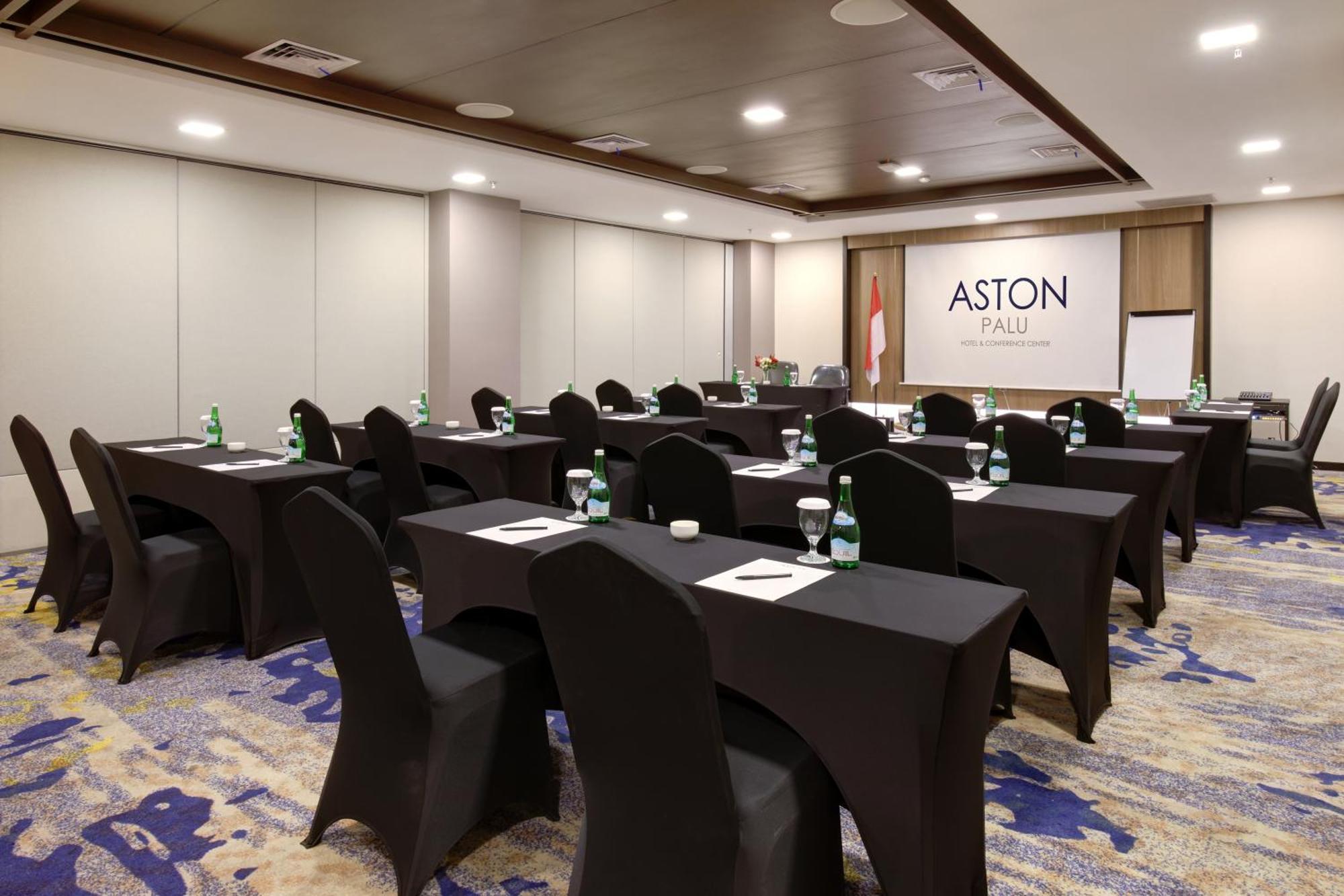 Aston Palu Hotel & Conference Center エクステリア 写真