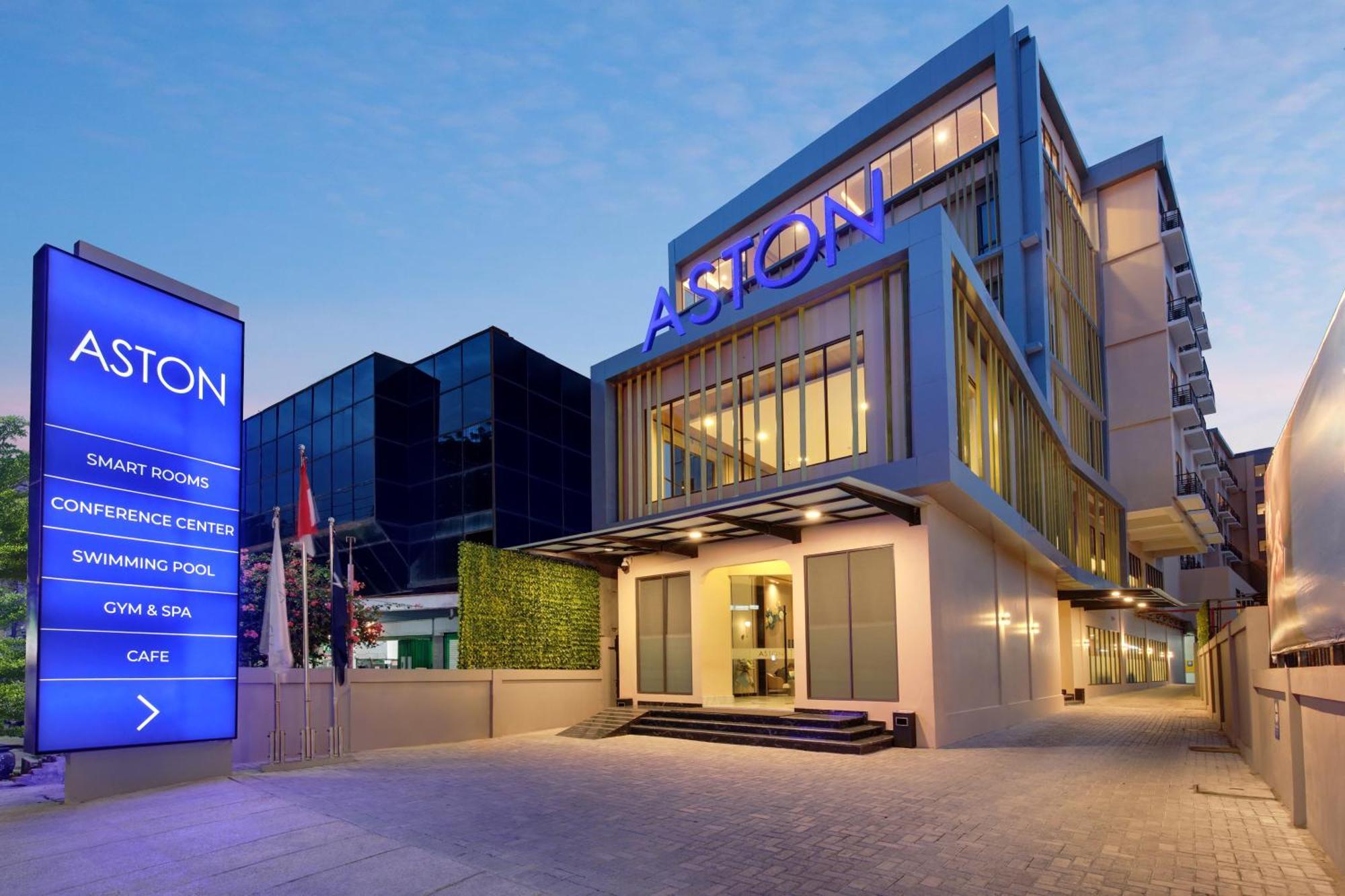 Aston Palu Hotel & Conference Center エクステリア 写真