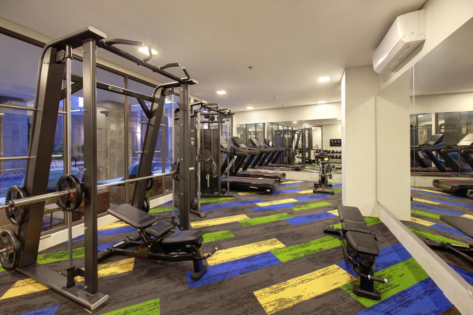 Aston Palu Hotel & Conference Center エクステリア 写真