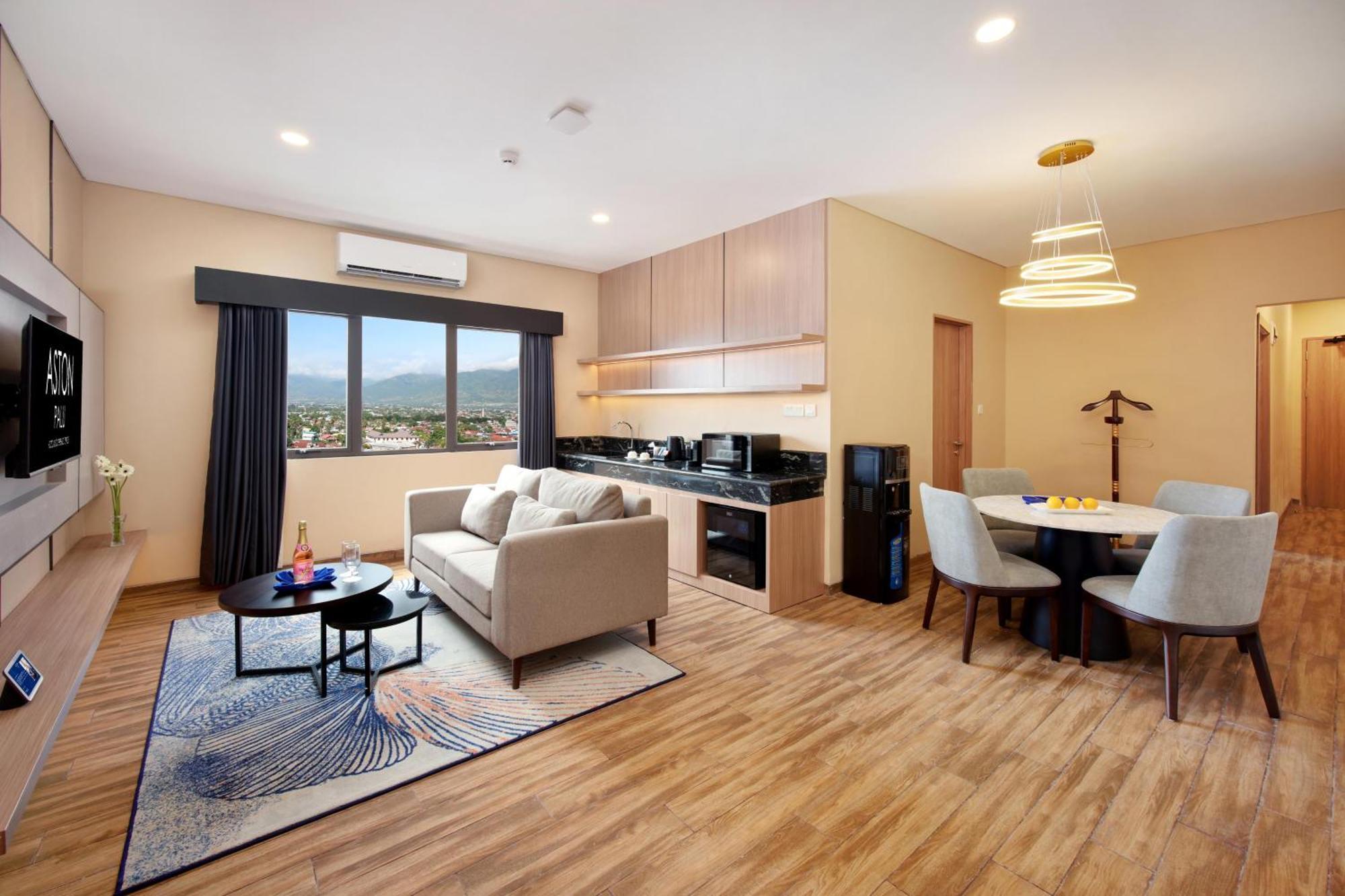 Aston Palu Hotel & Conference Center エクステリア 写真